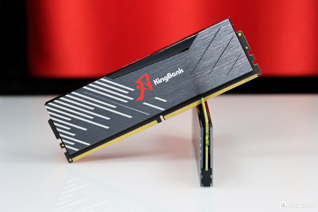 让内存回归纯粹！金百达黑刃 DDR5 6800 16G*2