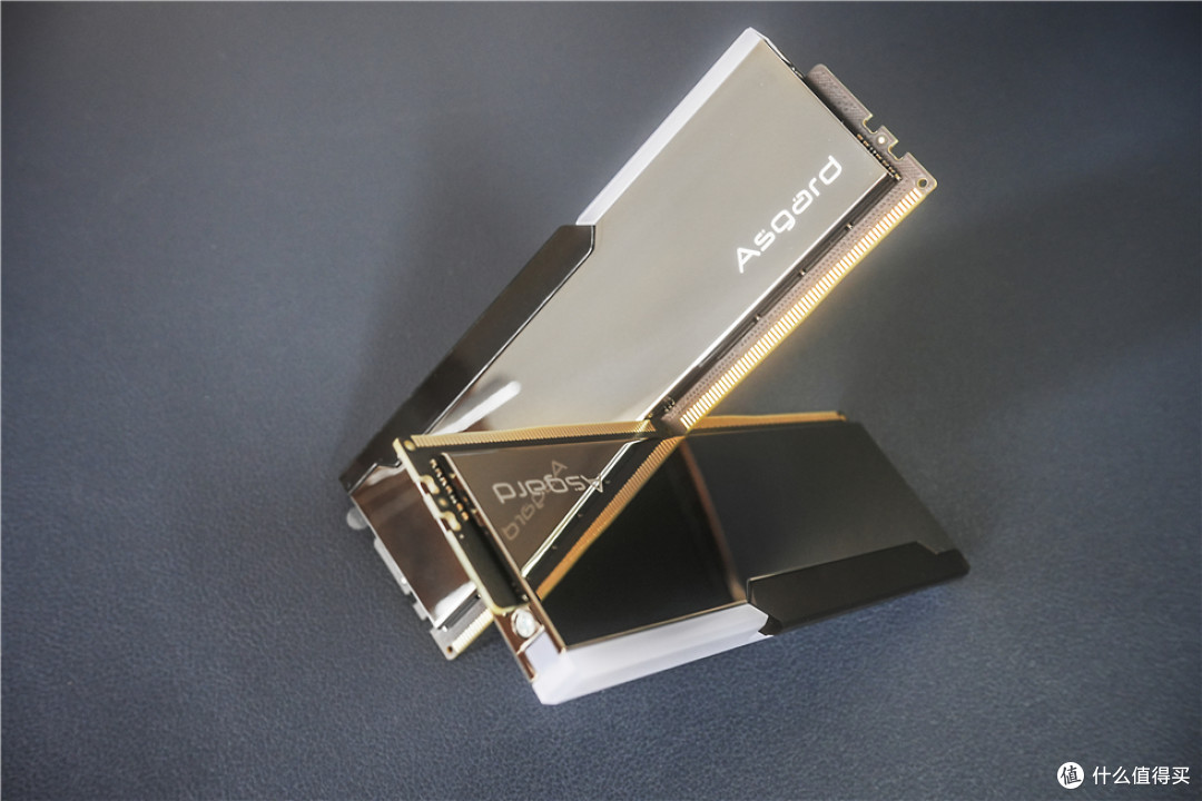 颜值灯条,轻松超频——阿斯加特博拉琪DDR5 6800MHz镜面RGB内存实测