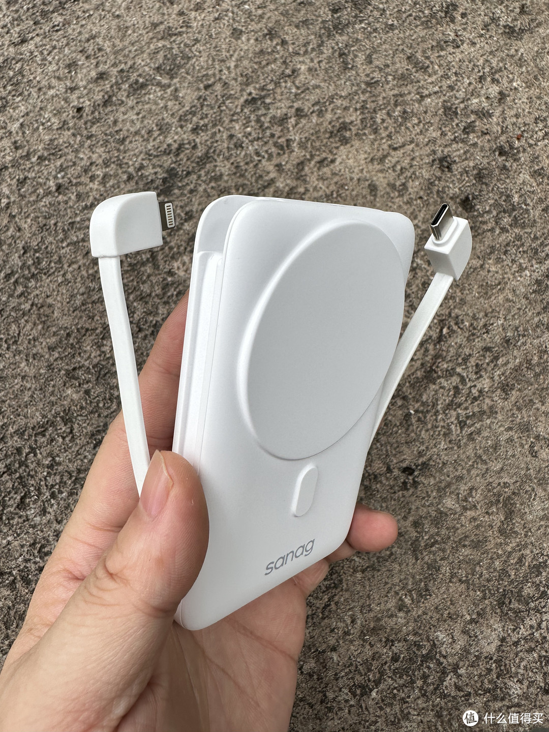 磁吸快充 自带双线 - 苹果安卓双持的首选 sanag塞那K60充电宝