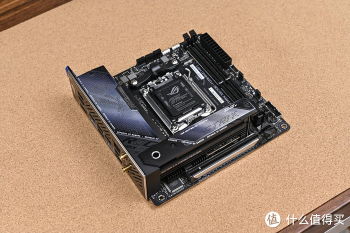 六面玲珑——ROG X670E-I+影驰 4060Ti+几何未来 M2 方舟装机展示