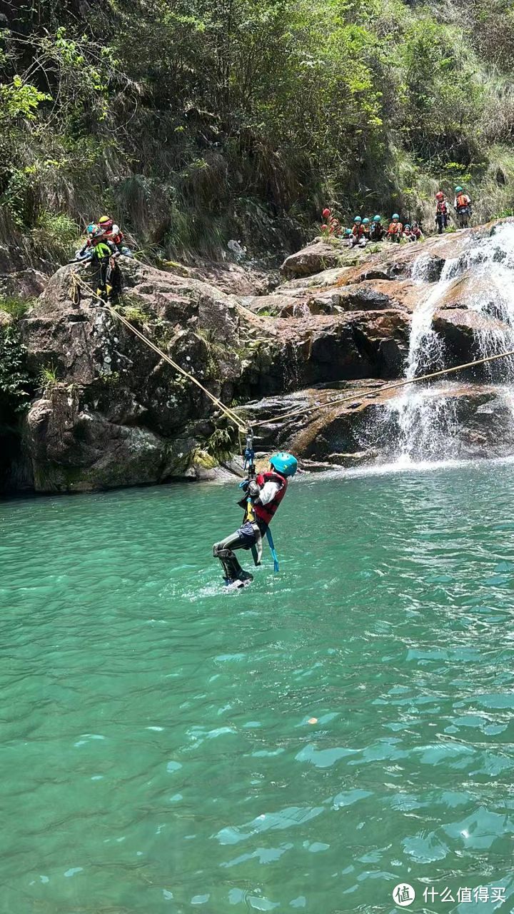 溜索飞水滑行，体验感不错