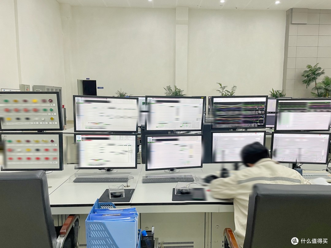 以一抵二,真「生产力工具」—联合创新28C1Q新品显示器开箱评测