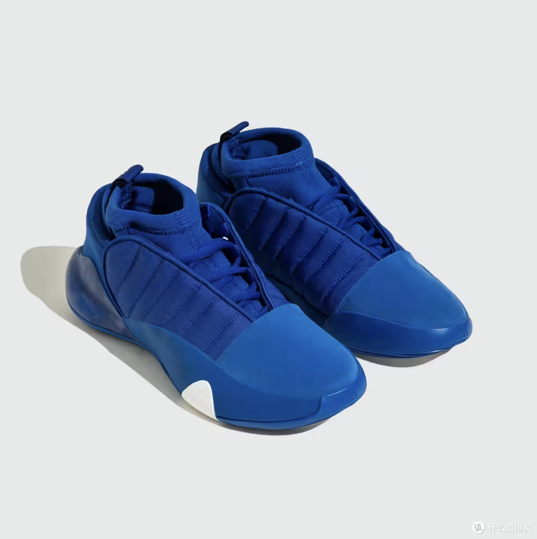 球鞋评测篇一哈登7代签名球鞋纯蓝配色版本篮球场上的蓝色风暴