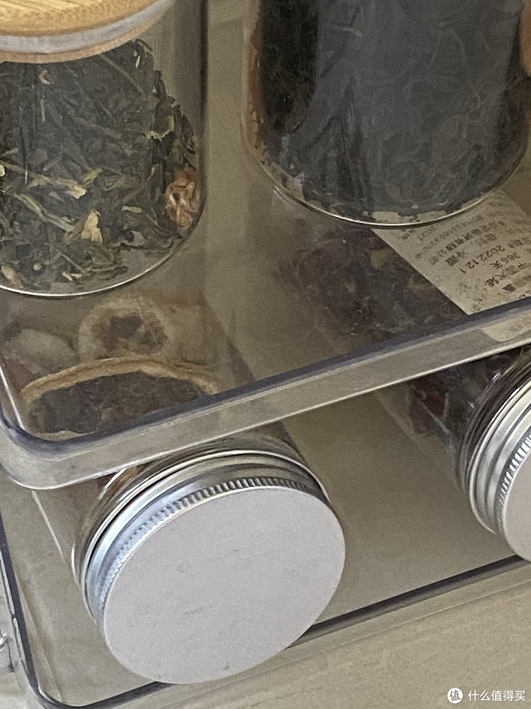孩子总是不爱喝水,怎么办?试试给他泡一个柠檬片。