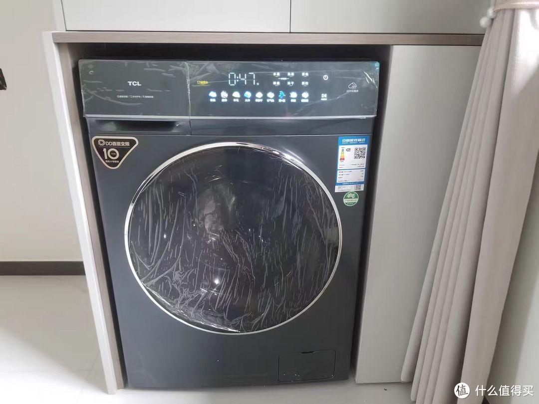 洗衣机界的黑马TCL直驱变频滚筒T7超薄嵌入式洗衣机