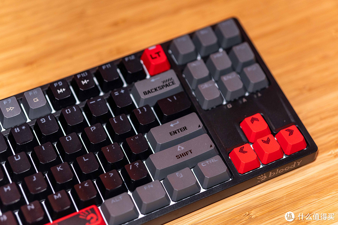 一把键盘竟能切换3种轴体——双飞燕血手幽灵T87电竞红3变速光轴游戏键盘