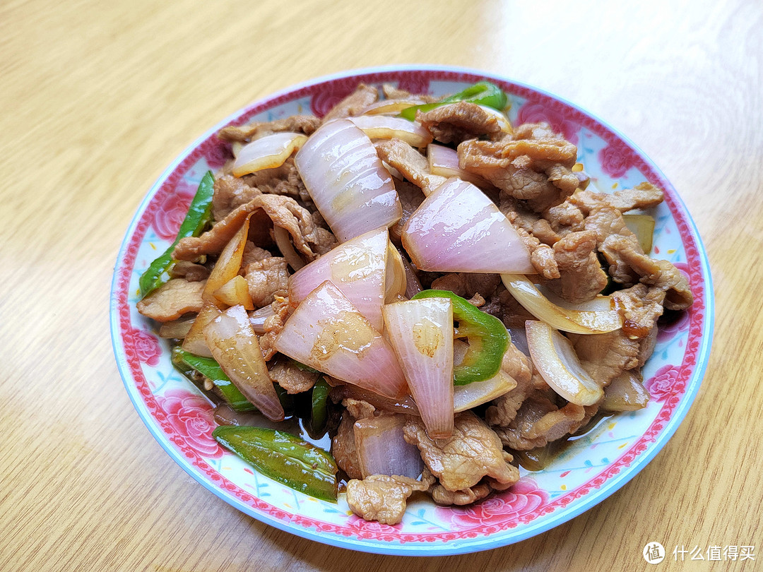 广东女子冒着高温做饭，越做越生气：做就我一人做，吃就全家吃