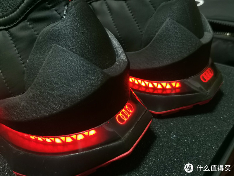铖品记丨好看不实用?法拉利联名赛车休闲鞋,值得买吗?