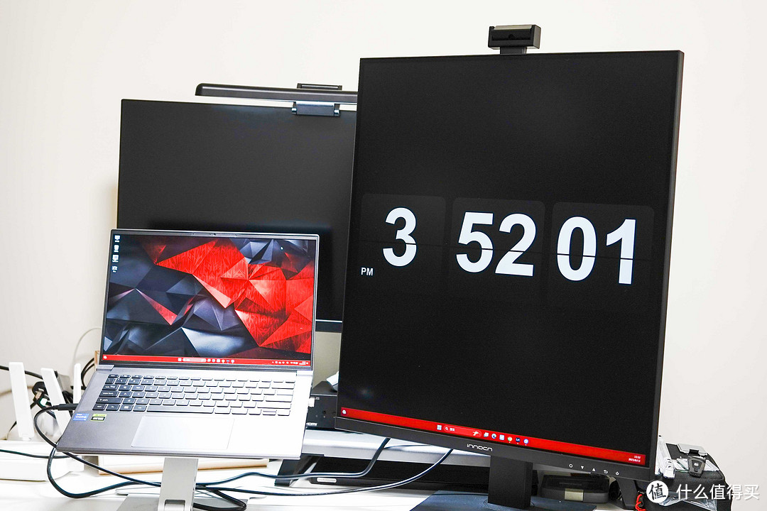 立面屏+多功能拓展坞的笔记本副屏神器丨联合创新28C1Q显示器开箱