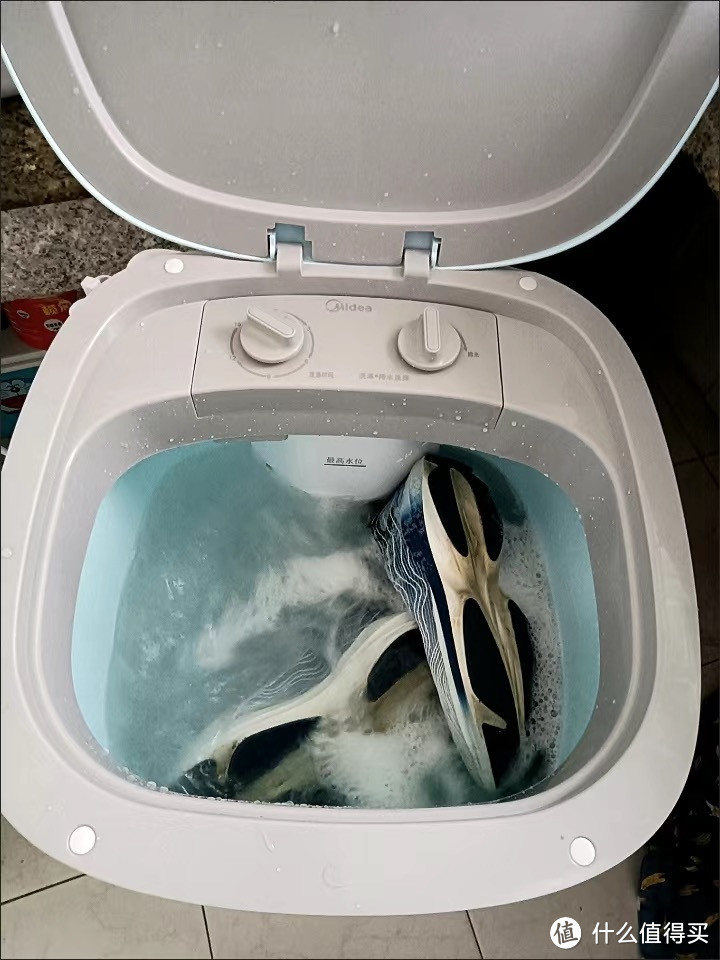 ￼￼美的（Midea）4公斤半自动洗鞋机 360°全方位清洁 立体尼龙毛刷 