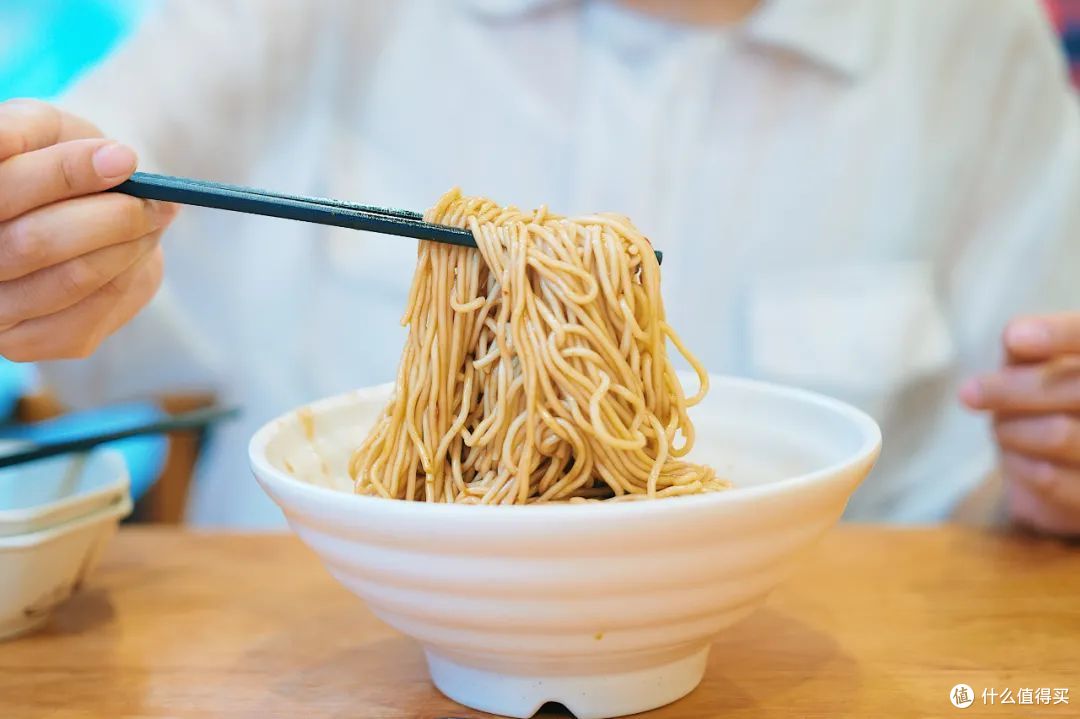 在这条街上吃了三天,竟然没有一家踩雷!这条美食街,稳了!