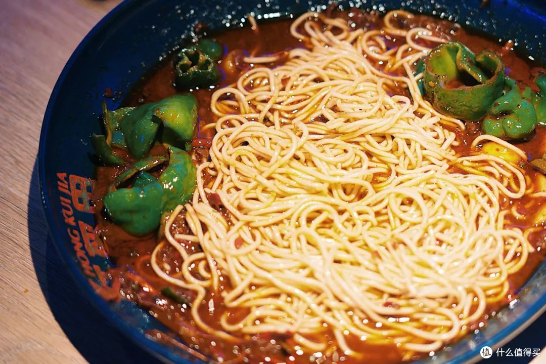 在这条街上吃了三天,竟然没有一家踩雷!这条美食街,稳了!