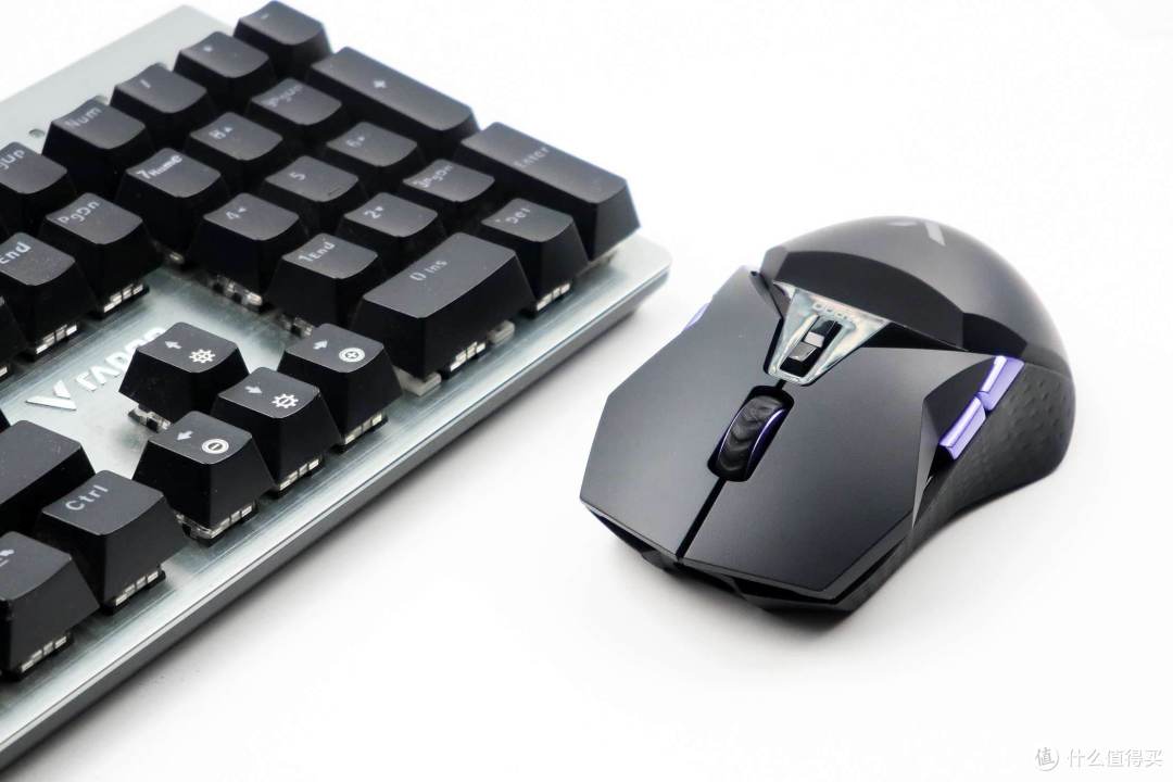 个性化设计与高性能的完美结合——VT950PRO 4K无线游戏鼠标体验