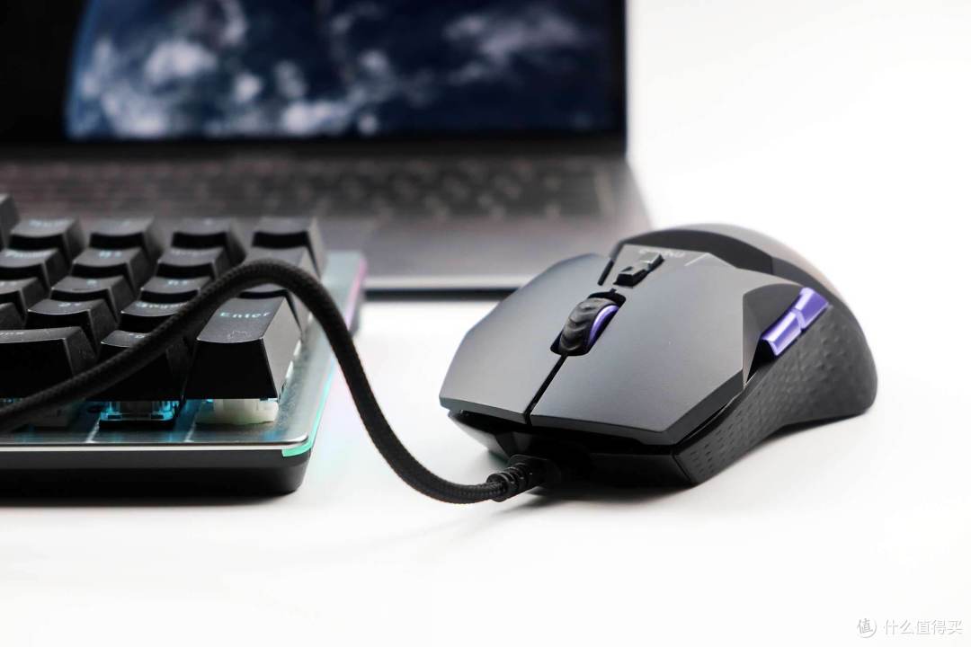 个性化设计与高性能的完美结合——VT950PRO 4K无线游戏鼠标体验