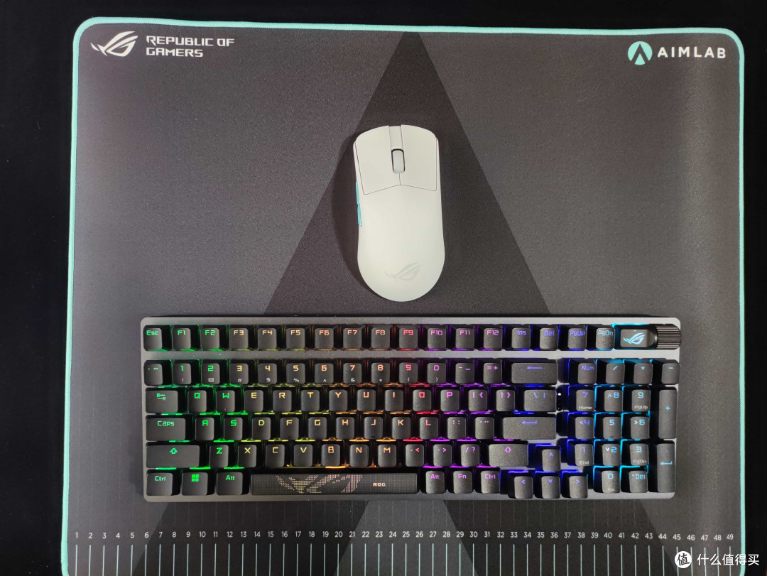 ROG龙鳞ACE白色:ROG的产品生态宇宙的起点,你会投资入股么?