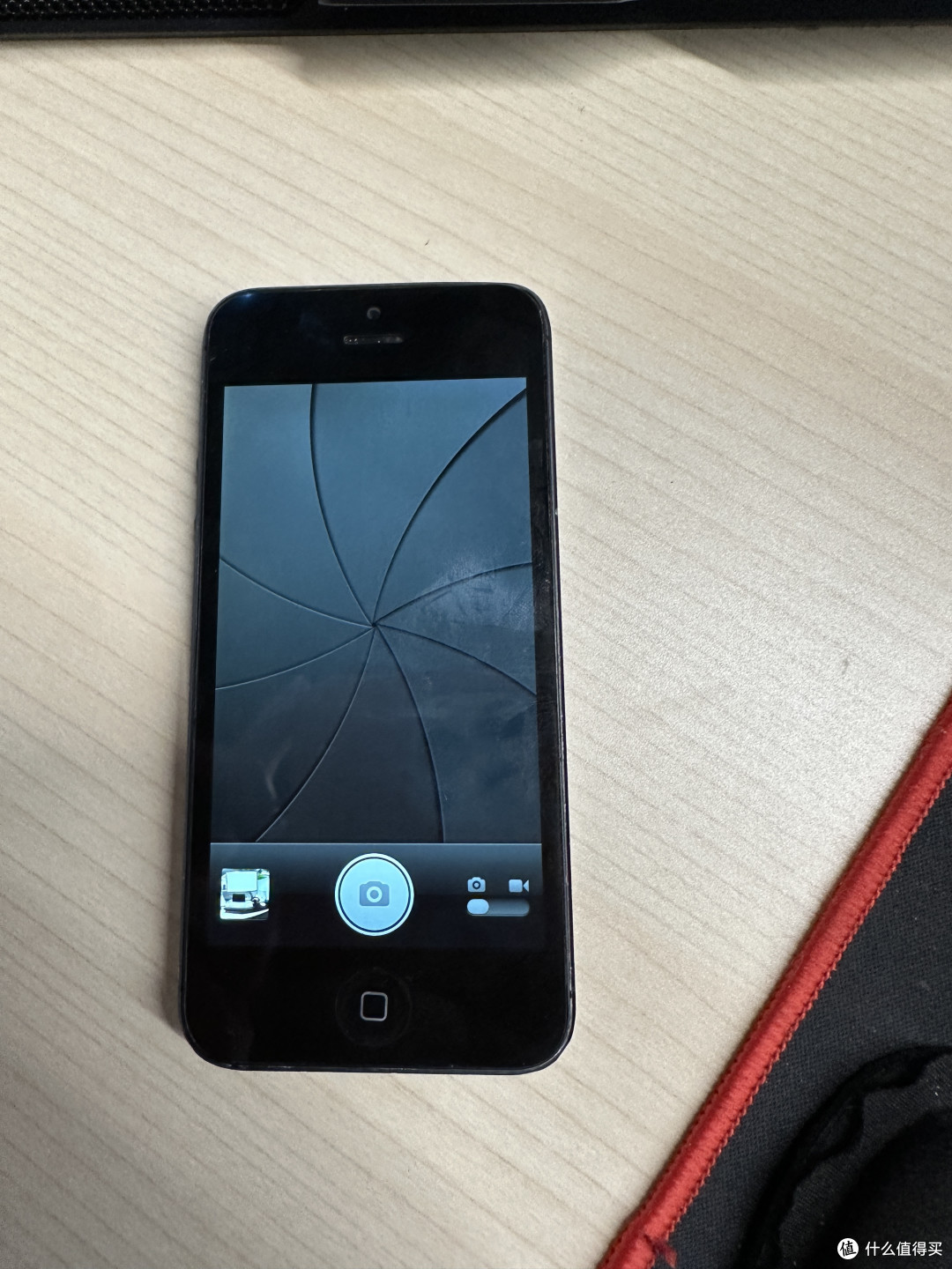 最后的拟物风：搭载iOS 6系统的iPhone5