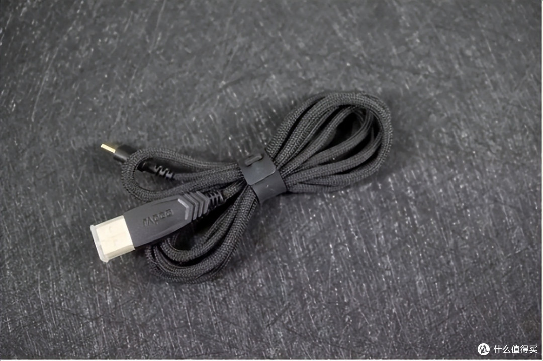 自带OLED屏,4K回报率极速响应,雷柏VT950Pro双模游戏鼠标体验