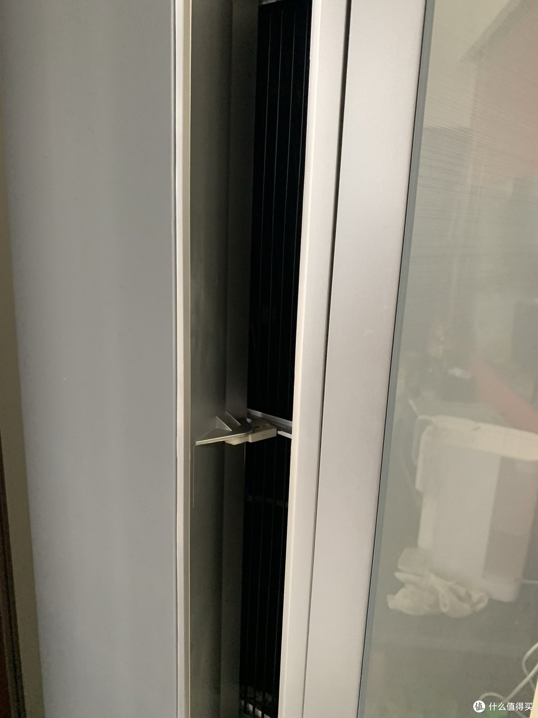 老式柜机空调的维护保养最累人，你家有这样的老空调吗？