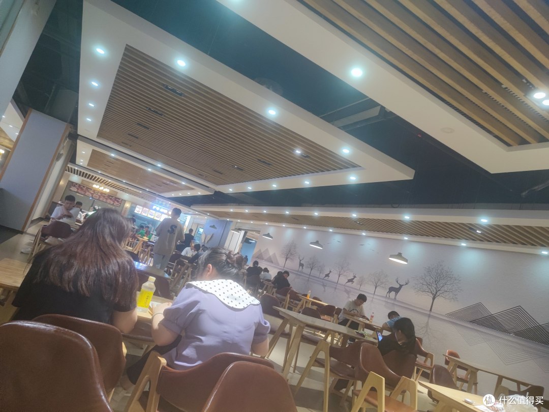 环境优美的食堂令人心情愉悦