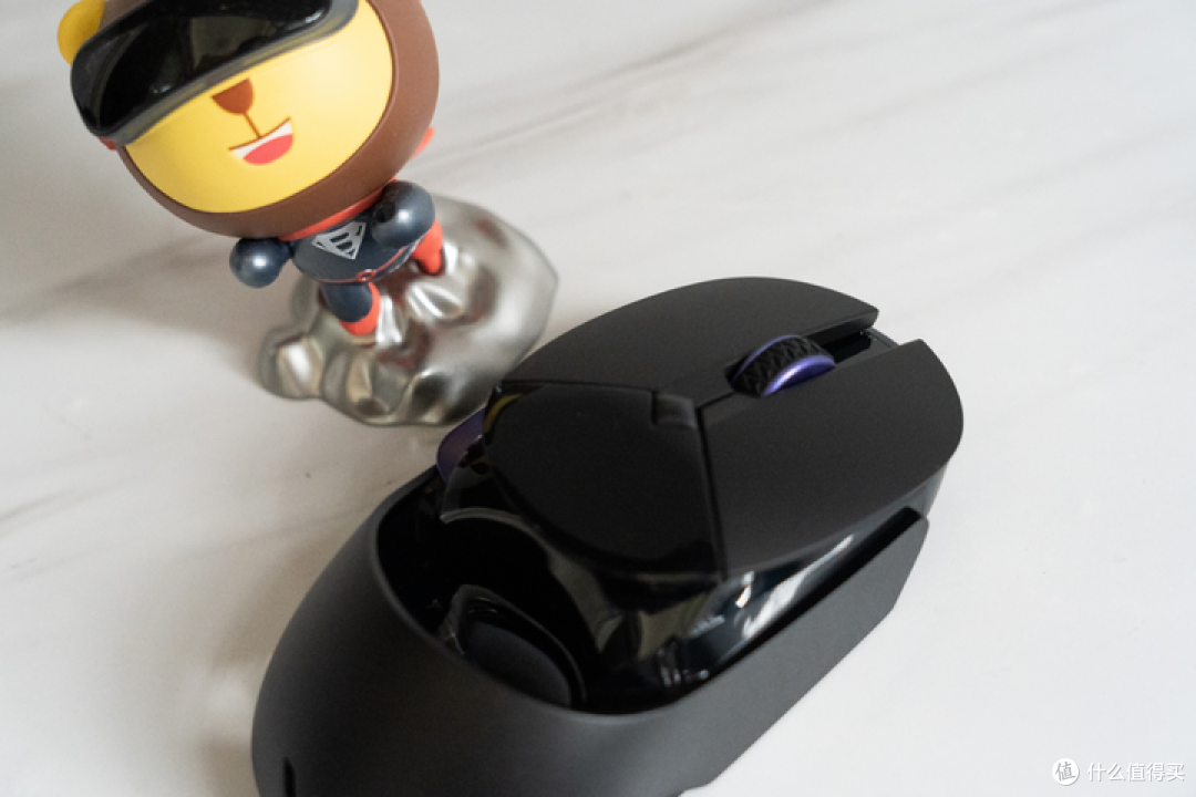 OLED屏加持、支持4K回报率，雷柏VT960Pro鼠标用技术创新电竞体验