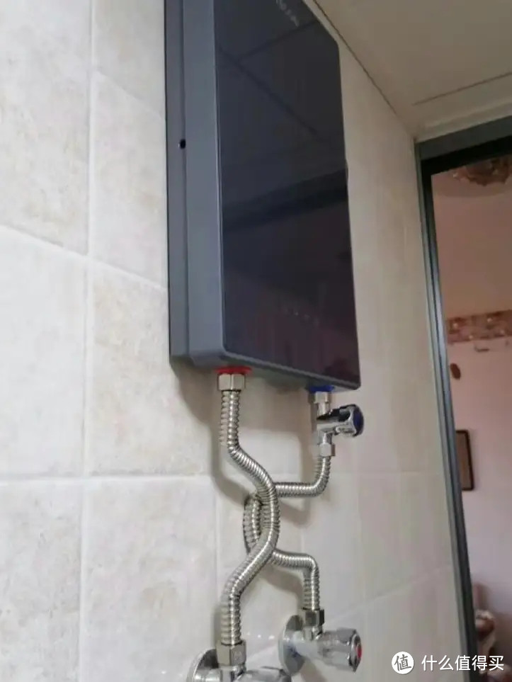 舒适淋浴体验!四季沐歌电热水器为你带来健康温暖