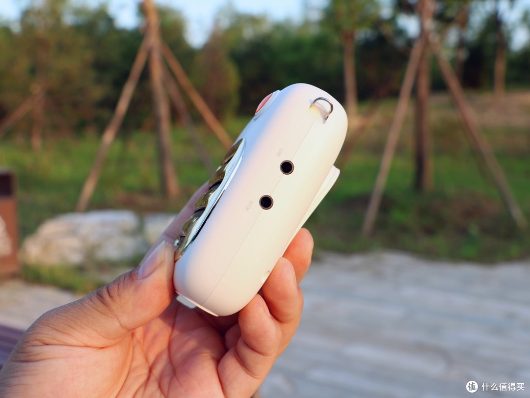 QCY Mx1便携式扩音器个头小、嗓门大，76mm超大喇叭让你讲解更轻松