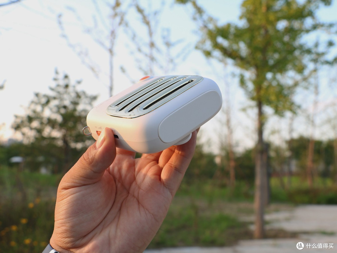 QCY Mx1便携式扩音器个头小、嗓门大，76mm超大喇叭让你讲解更轻松