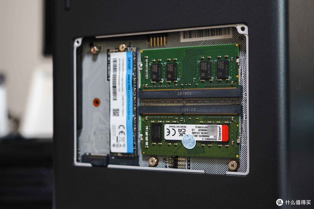 到手即用+全新系统软件丨绿联DX4600Pro拆解与深度评测