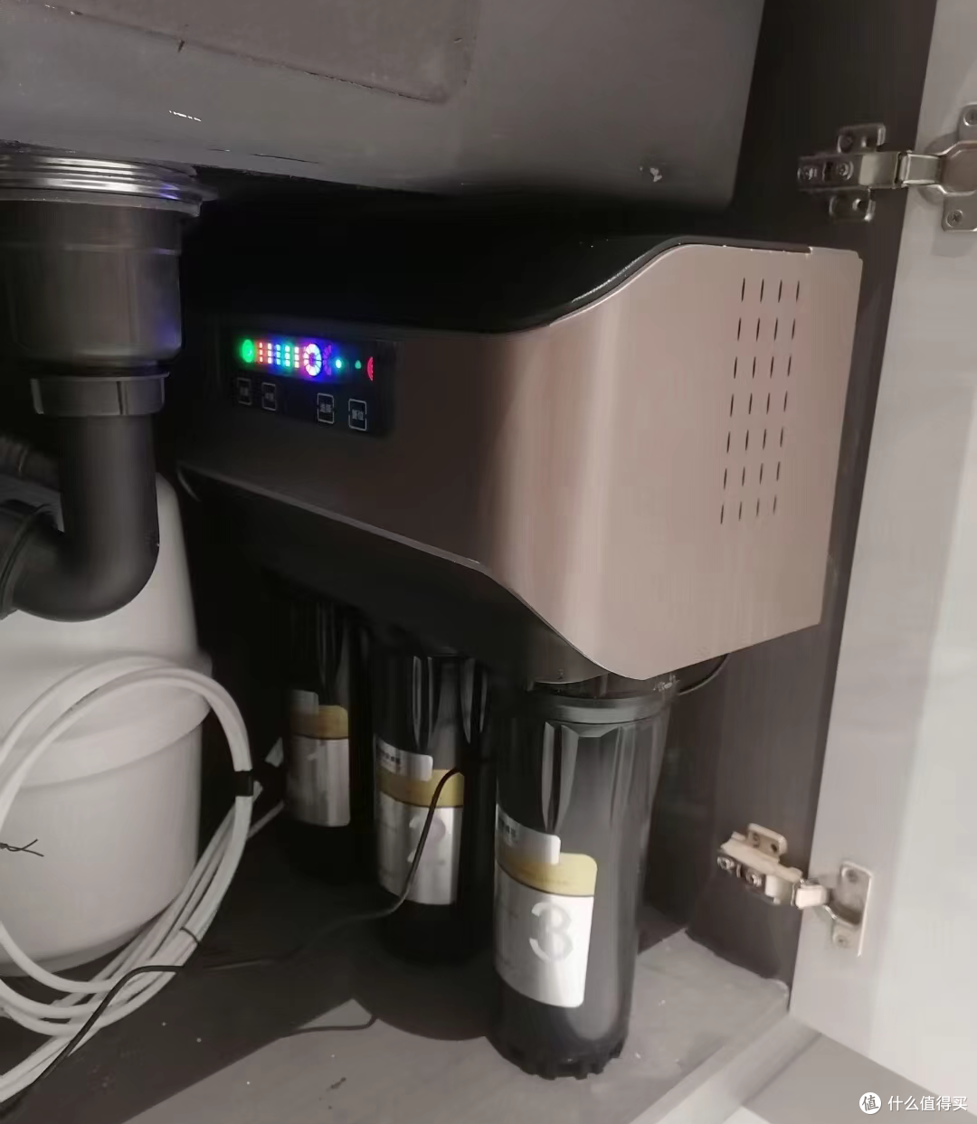 饮水机长时间使用要记得清理过滤器