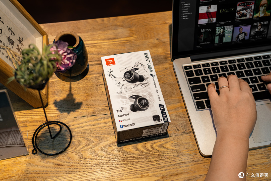 4000字体验长文,带你了解JBL Reflect Flow Pro:这是一款有态度的TWS