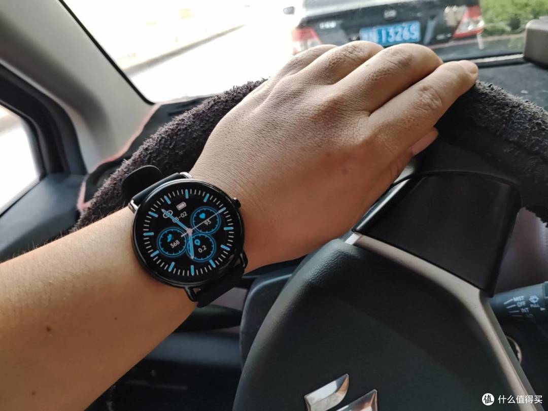 dido Y60高清通话智能手表试用:可以评估血压血糖风险的通话手表