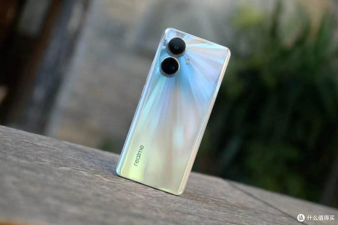 真我跌成“王者”,一亿像素+5000毫安+12G+256G内存,仅1389元!