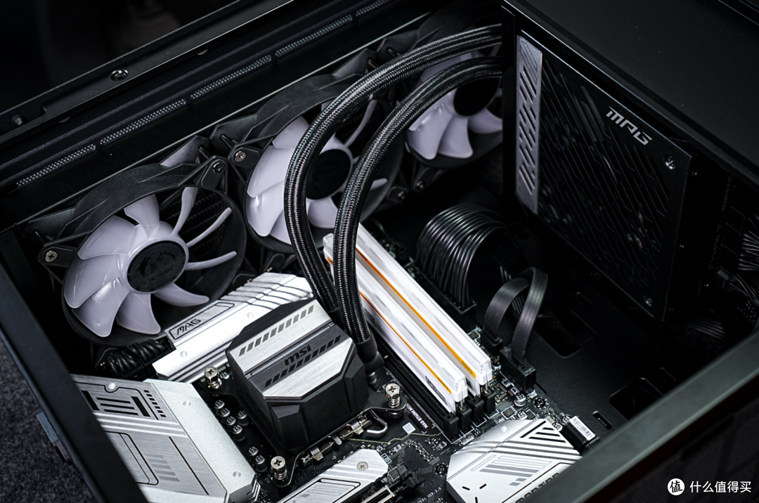 乔思伯U4 Mini装机实测:M-ATX机箱竟可塞入360水冷和420mm显卡?