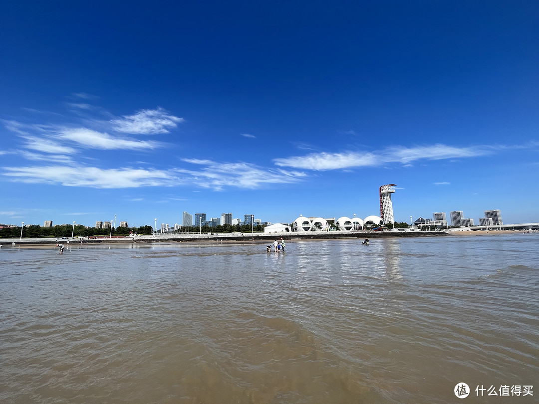 带孩子来青岛看海，这里人少沙细，值得推荐