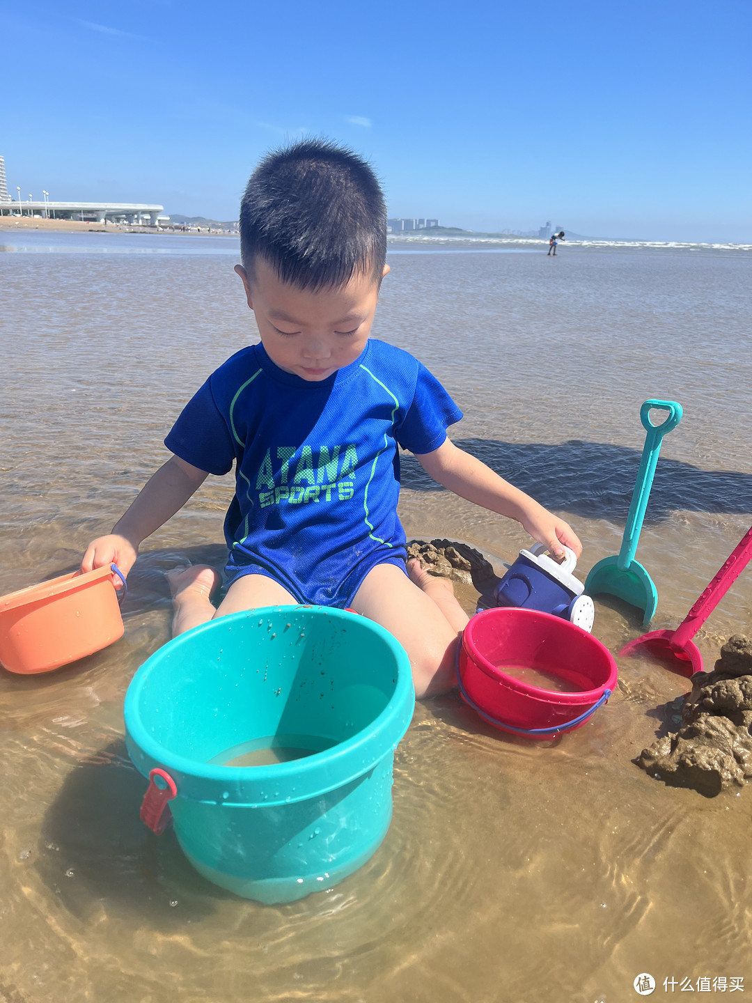 带孩子来青岛看海，这里人少沙细，值得推荐