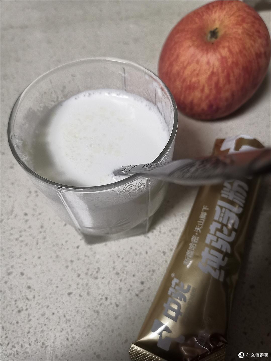 这个是家里小孩最喜欢喝的一款奶粉“纯驼奶粉”