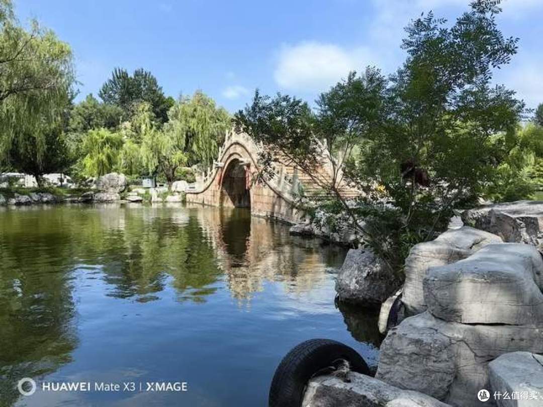 旗舰折叠屏手机怎么选？真机对比荣耀Magic V2、华为Mate X3和三星Galaxy Z Fold4，谁更强？