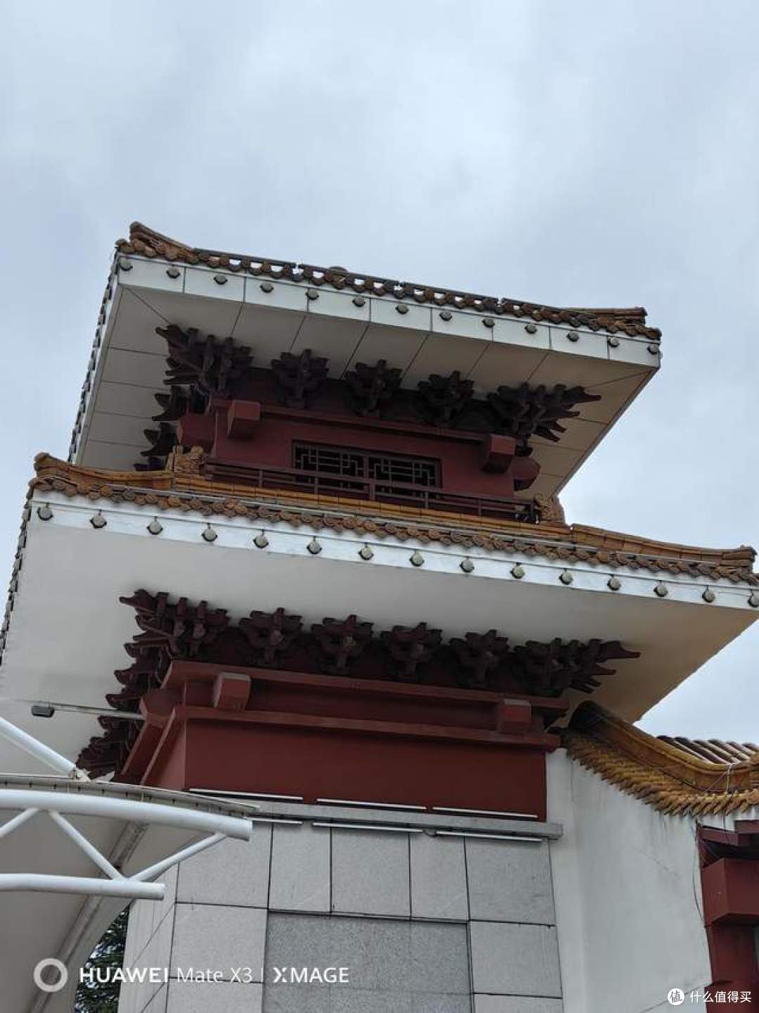 旗舰折叠屏手机怎么选？真机对比荣耀Magic V2、华为Mate X3和三星Galaxy Z Fold4，谁更强？