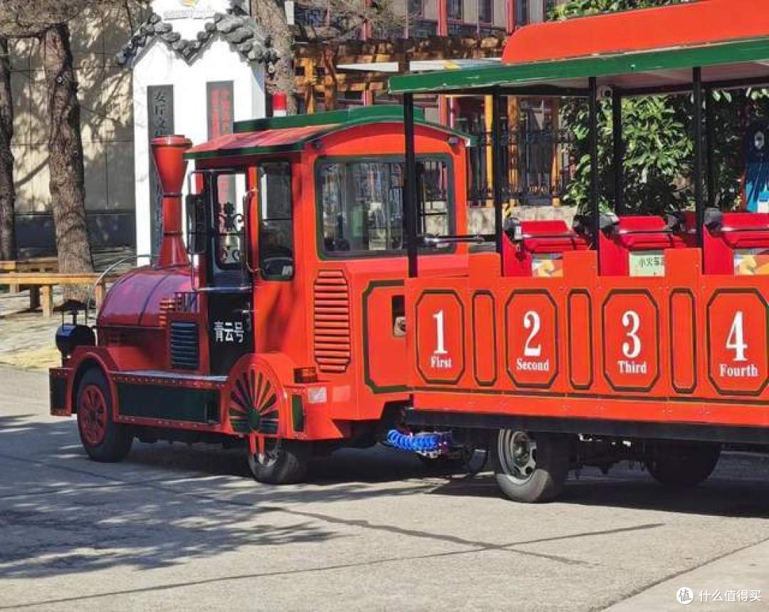 旗舰折叠屏手机怎么选？真机对比荣耀Magic V2、华为Mate X3和三星Galaxy Z Fold4，谁更强？