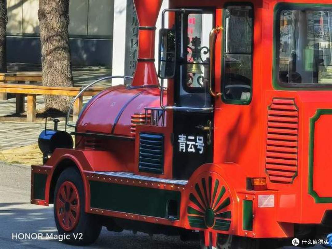 旗舰折叠屏手机怎么选？真机对比荣耀Magic V2、华为Mate X3和三星Galaxy Z Fold4，谁更强？