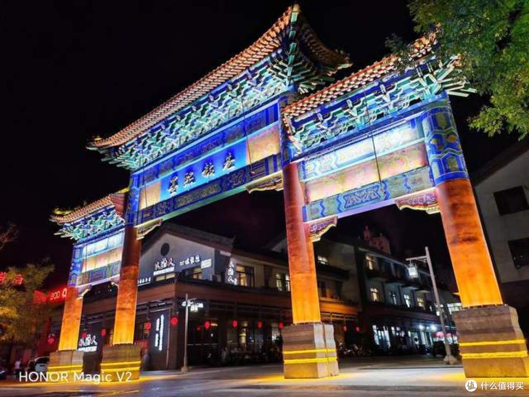 旗舰折叠屏手机怎么选？真机对比荣耀Magic V2、华为Mate X3和三星Galaxy Z Fold4，谁更强？