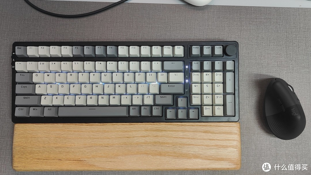 中年小白的第一个入门机械键盘，黑爵AK992茶轴