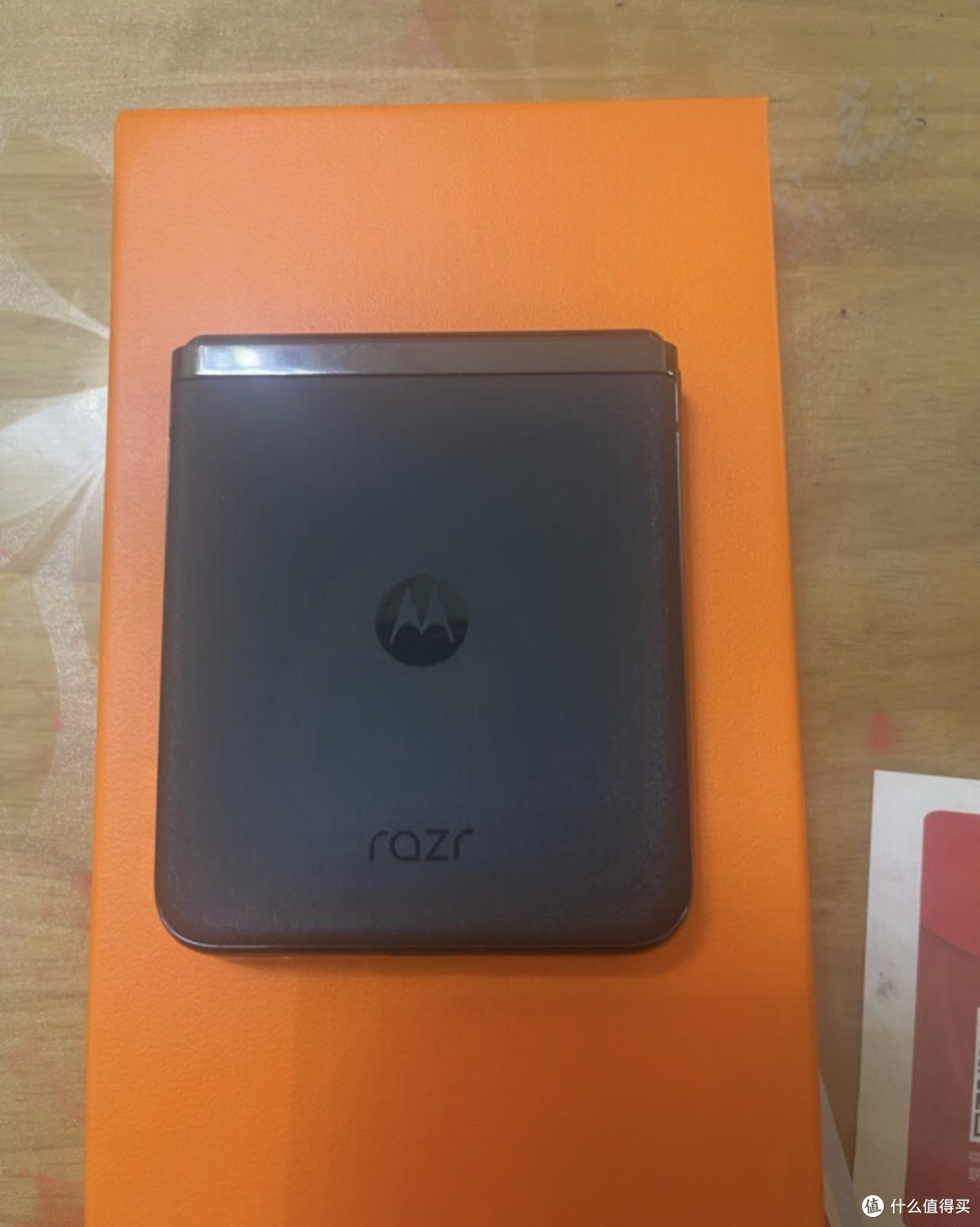 摩托罗拉tazr 40 ultra,入手的第一个折叠屏幕手机