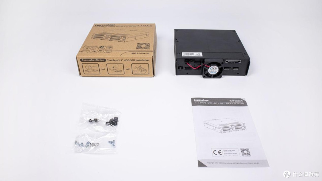 【开箱简测】ICY DOCK MB324SP-B四盘位 SATA/SAS硬盘硬盘抽取盒