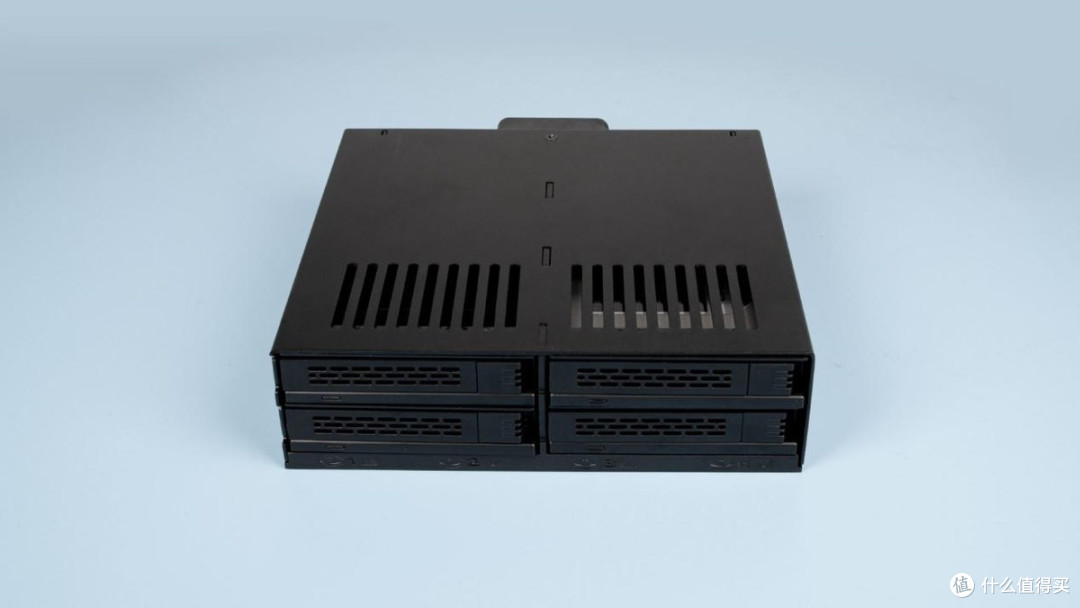 【开箱简测】ICY DOCK MB324SP-B四盘位 SATA/SAS硬盘硬盘抽取盒