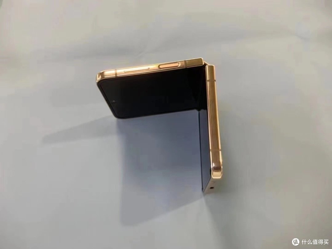 尊奢黑金，掌心经典，一手掌握