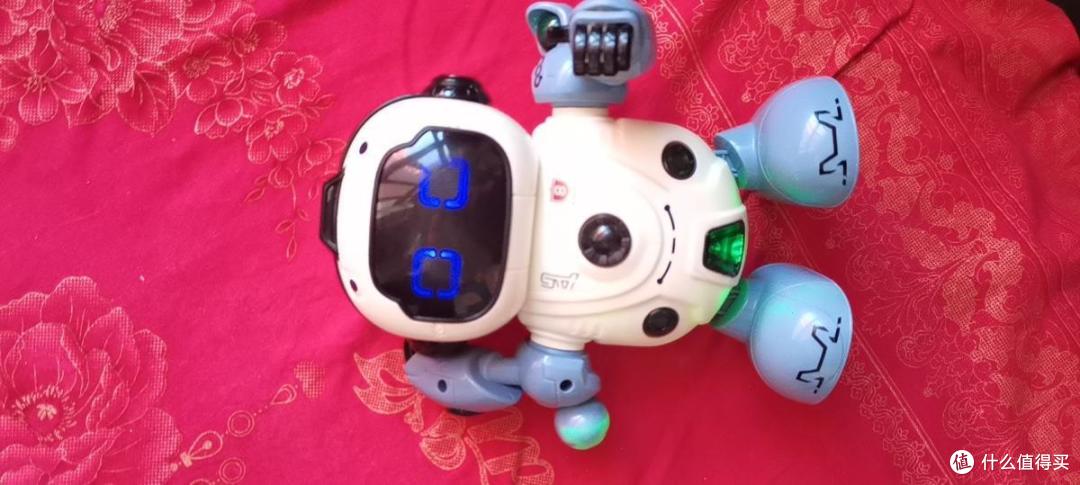 自从买了这个会跳舞唱歌的机器人,孩子再也不玩手机了!
