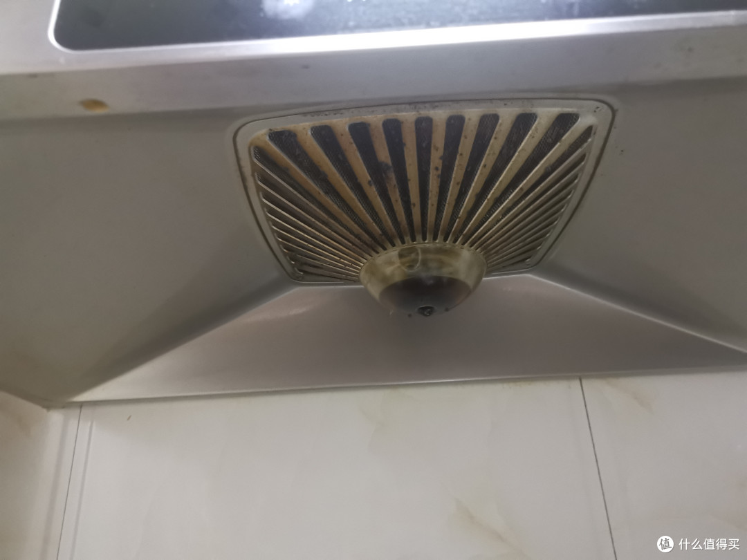 用了十多年的老板牌的抽油烟机,是不是应该换了?