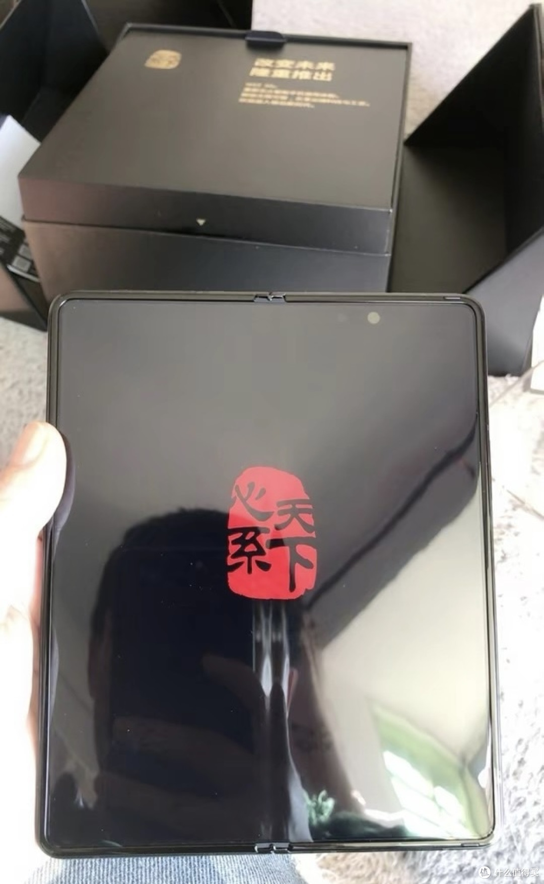 选购三星W22折叠屏手机需要考虑多个因素,以确保你选择到最适合你需求的手机
