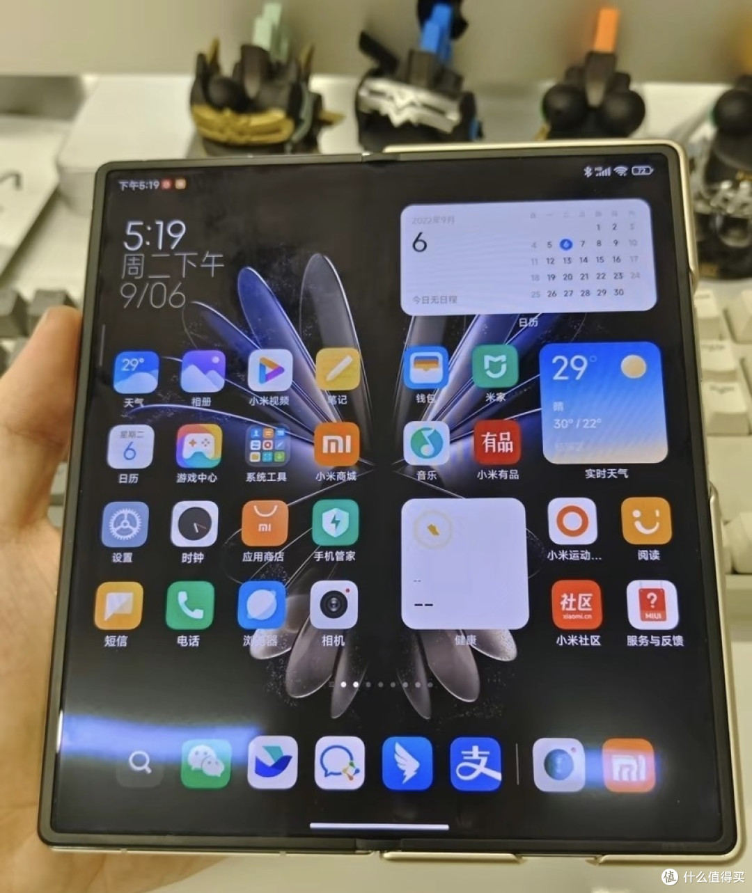 以下是对小米折叠屏手机性能的一般性分析